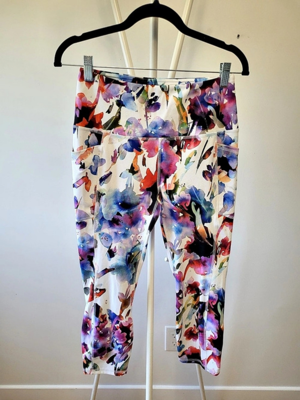 RBX Watercolor Floral 7/8 Legging Leggings in White & Purple - Medium